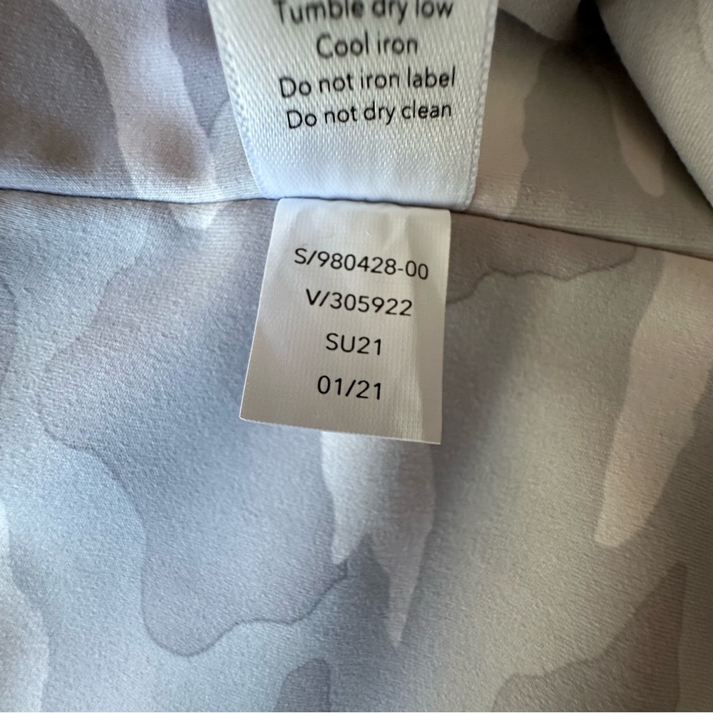 Athleta Elation Camo Women’s Taupe Gray Crop Leggings Size: XS - Picture 7 of 9
